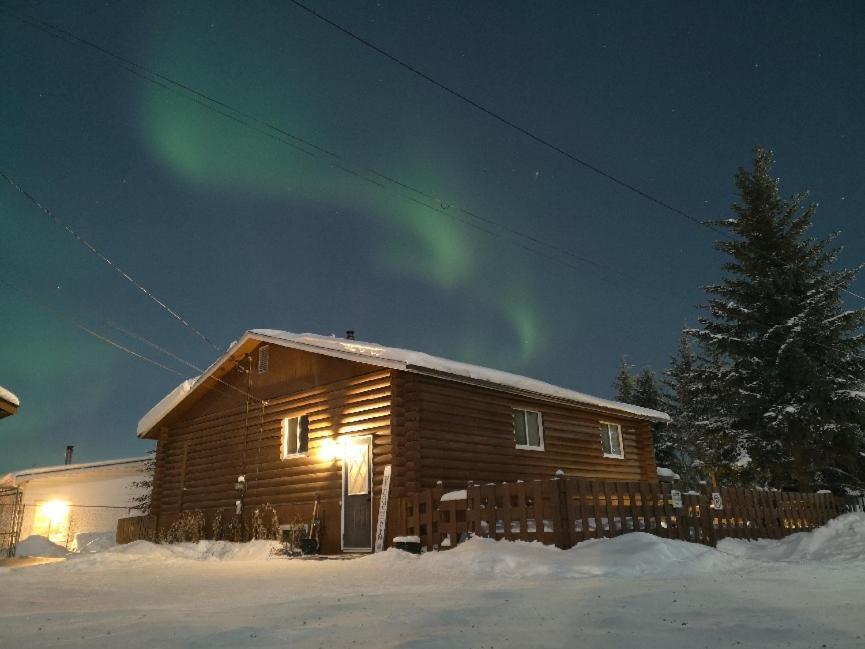 Our Cabin Bed&Breakfast Yellowknife Exterior foto